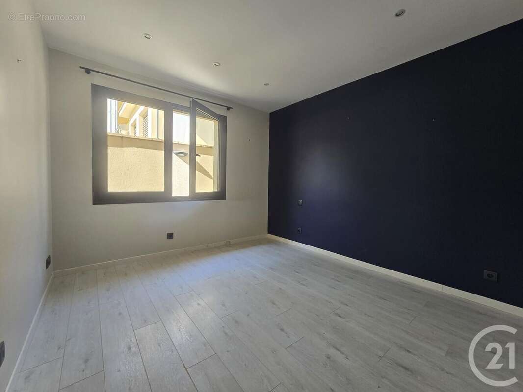 Maison à SAINT-MAUR-DES-FOSSES