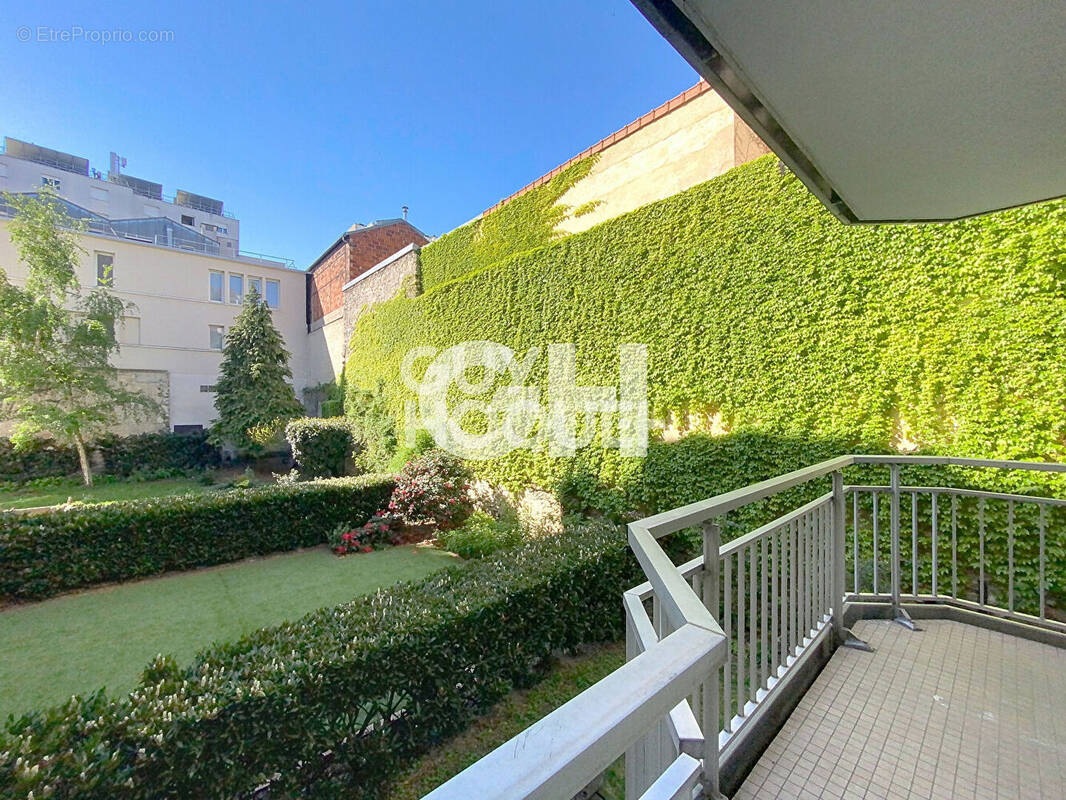 Appartement à PARIS-20E