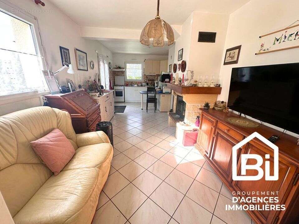 Maison à COLLEVILLE-MONTGOMERY