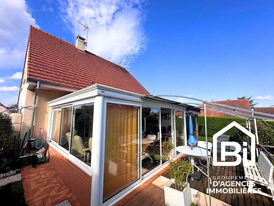 Maison à COLLEVILLE-MONTGOMERY