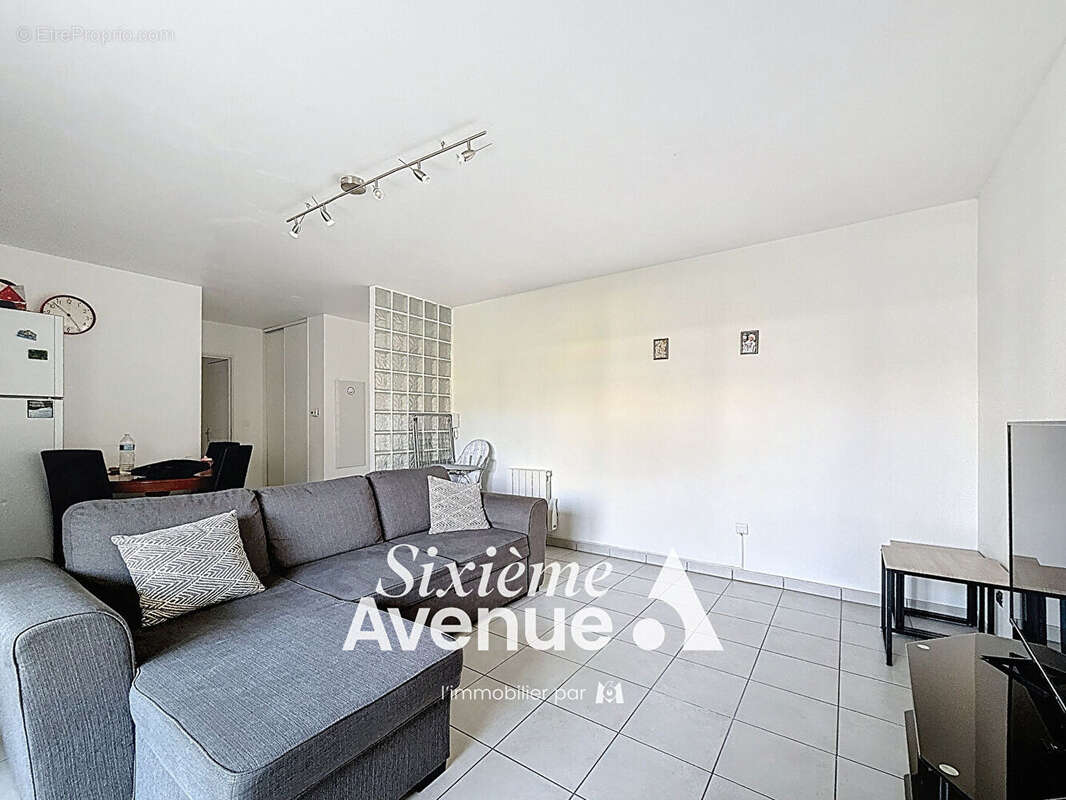 Appartement à VAULX-EN-VELIN