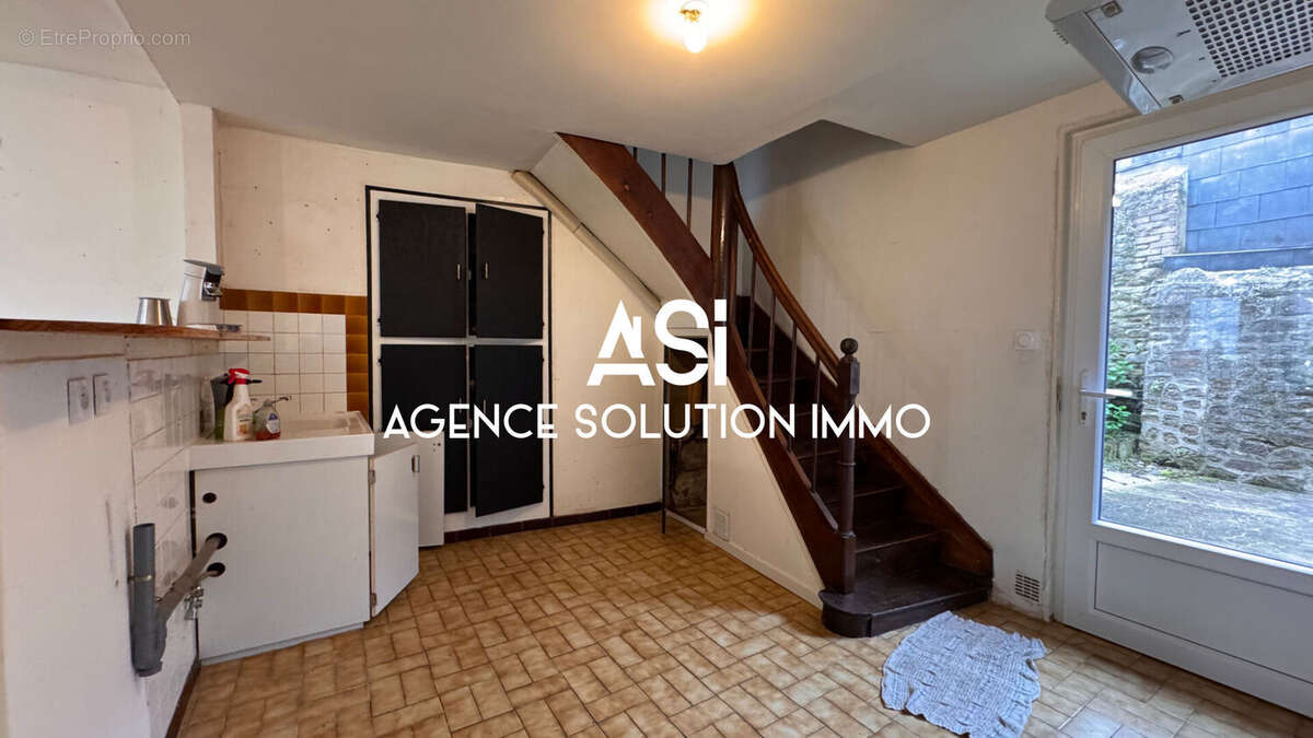 Maison à COURCITE