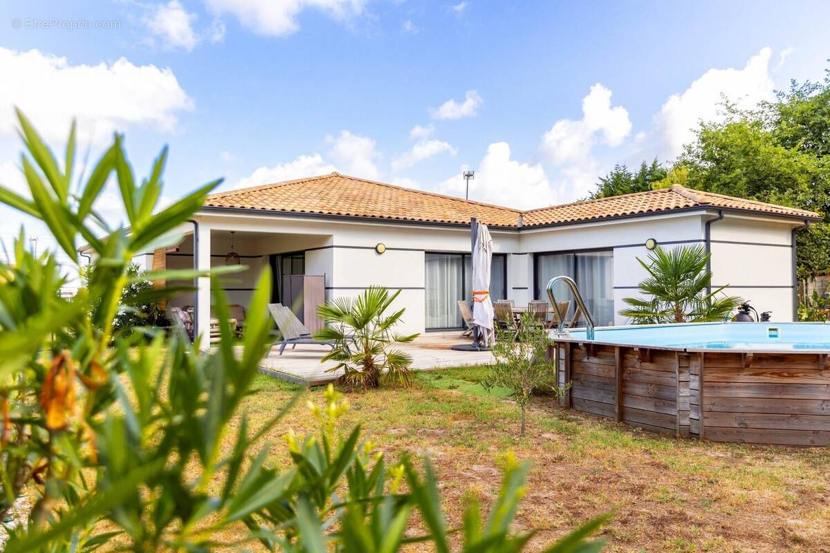 Maison à CARTELEGUE