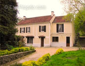 Maison à SAINT-CYR-SUR-MORIN