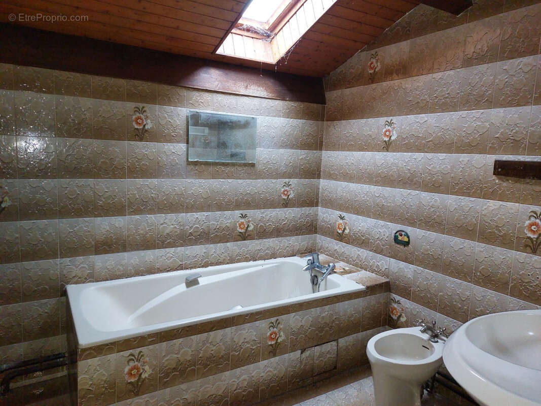 Maison à PONT-DE-VEYLE