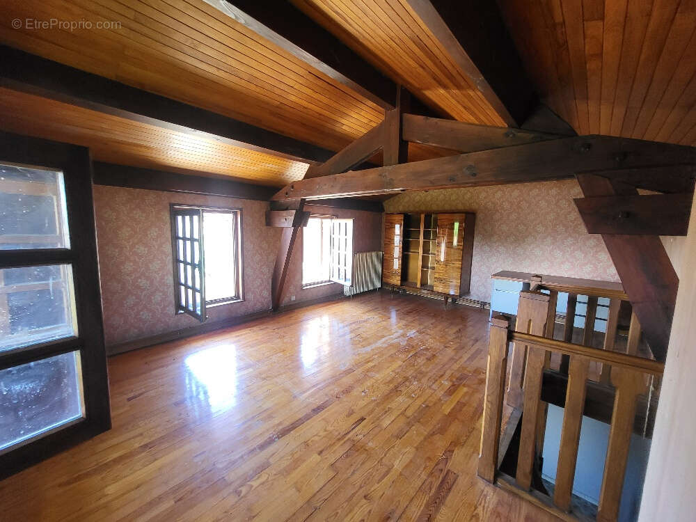 Maison à PONT-DE-VEYLE