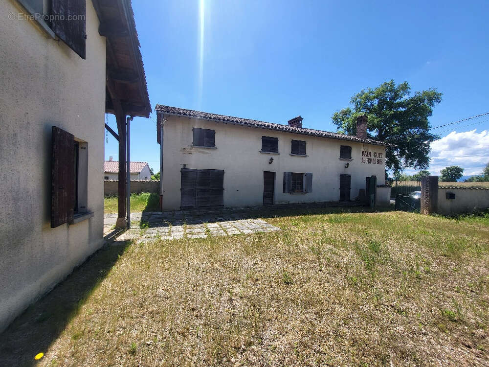 Maison à PONT-DE-VEYLE