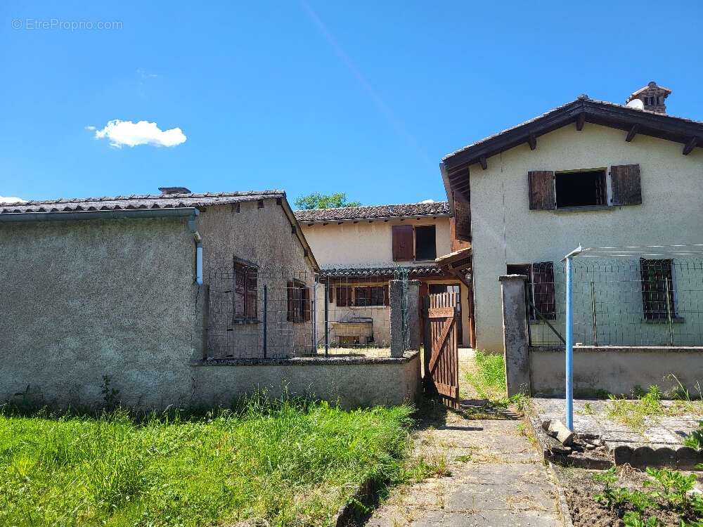 Maison à PONT-DE-VEYLE