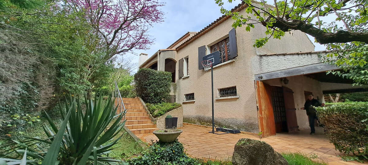 Maison à BOUC-BEL-AIR