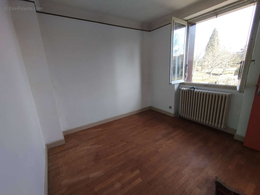 Maison à IS-EN-BASSIGNY