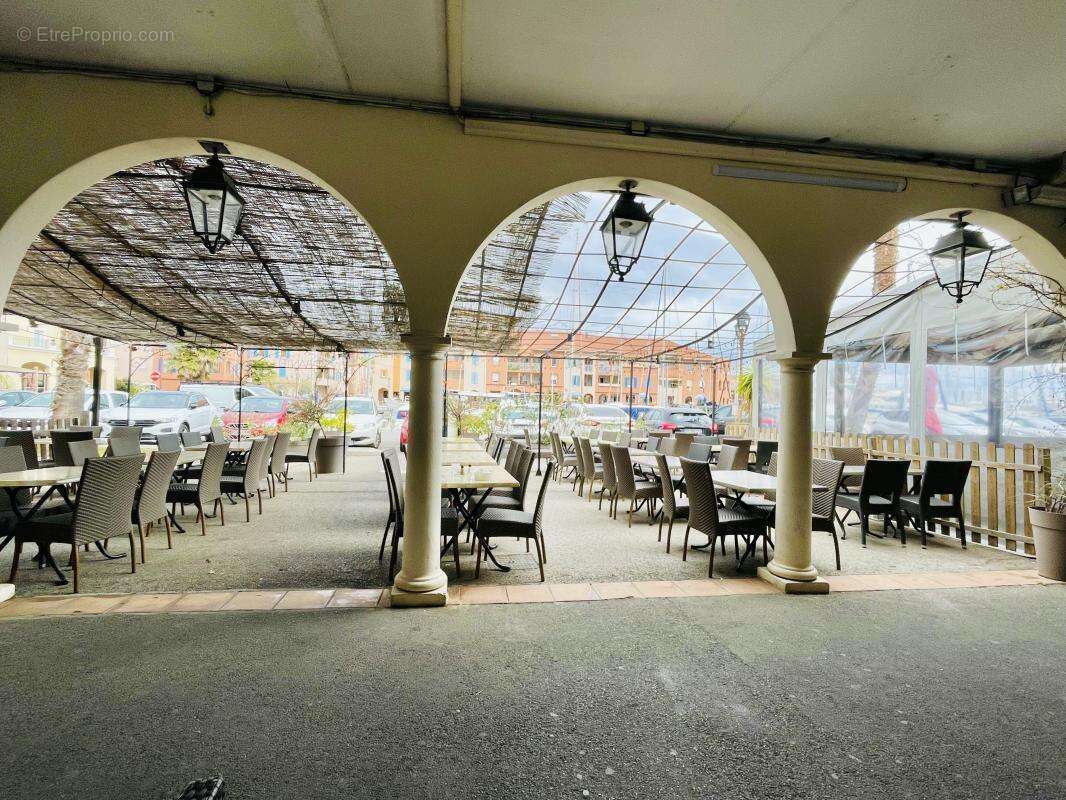 Commerce à PORT-DE-BOUC