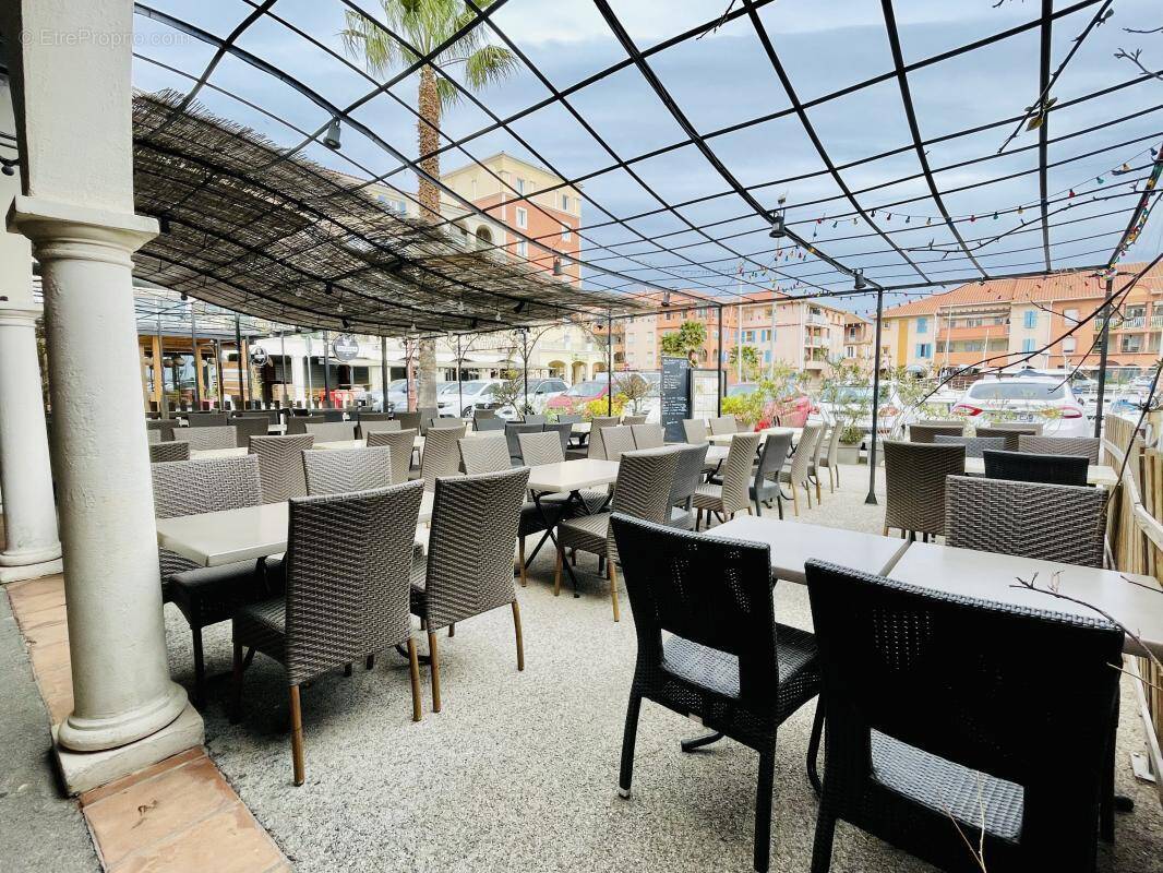 Commerce à PORT-DE-BOUC