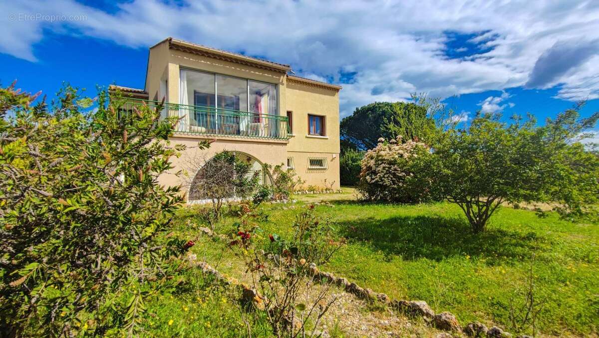 Maison à SAINT-QUENTIN-LA-POTERIE