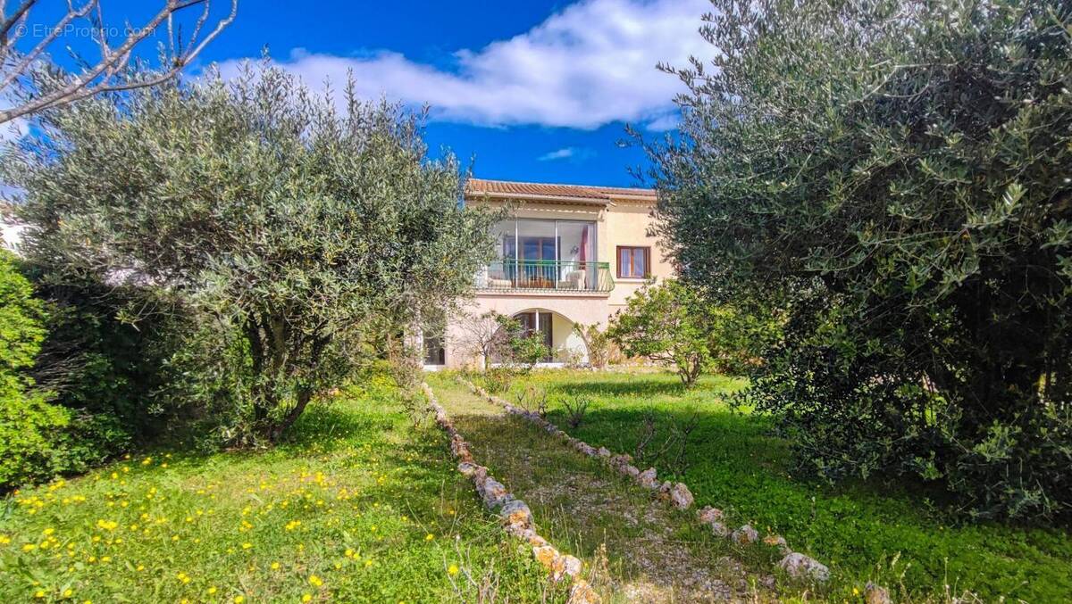 Maison à SAINT-QUENTIN-LA-POTERIE