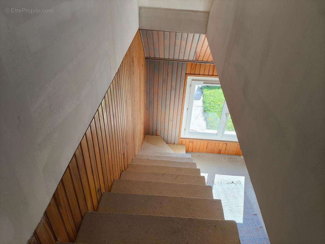 Maison à SUILLY-LA-TOUR