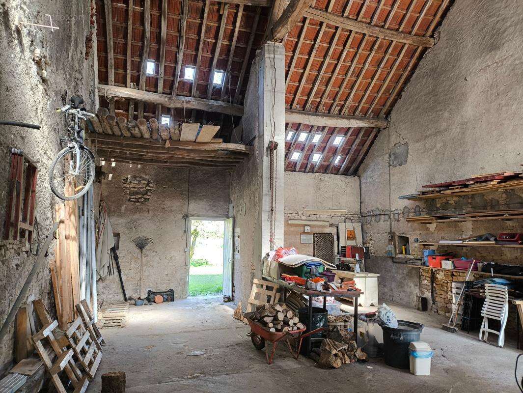 Maison à SUILLY-LA-TOUR