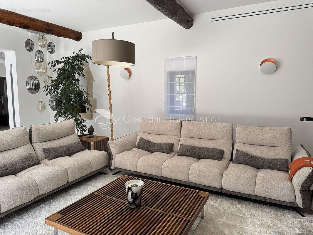 Maison à L&#039;ISLE-SUR-LA-SORGUE