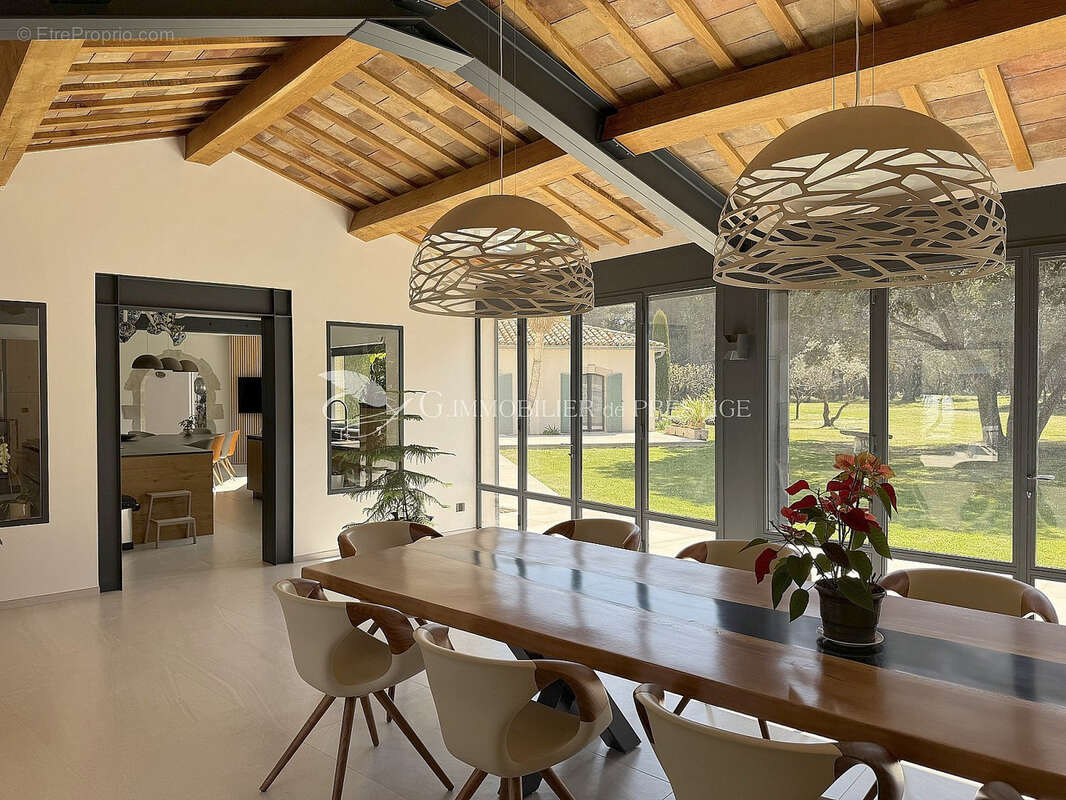 Maison à L&#039;ISLE-SUR-LA-SORGUE