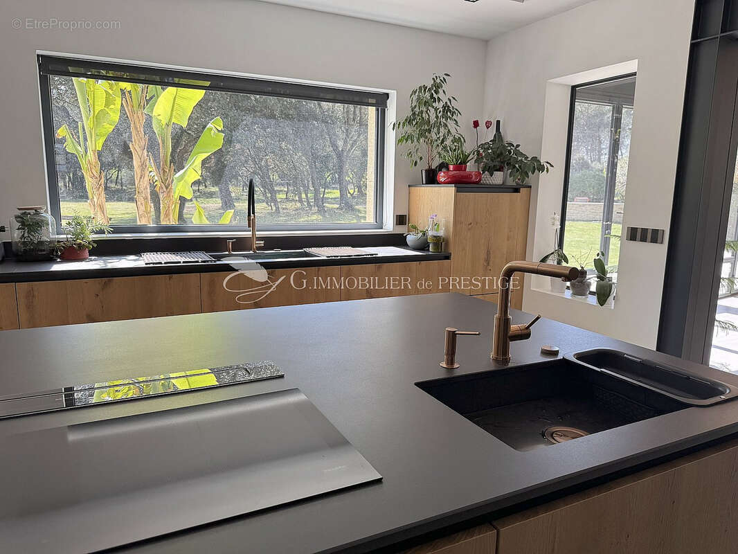 Maison à L&#039;ISLE-SUR-LA-SORGUE