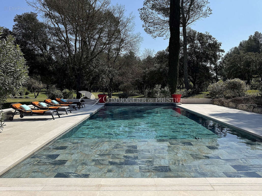 Maison à L&#039;ISLE-SUR-LA-SORGUE