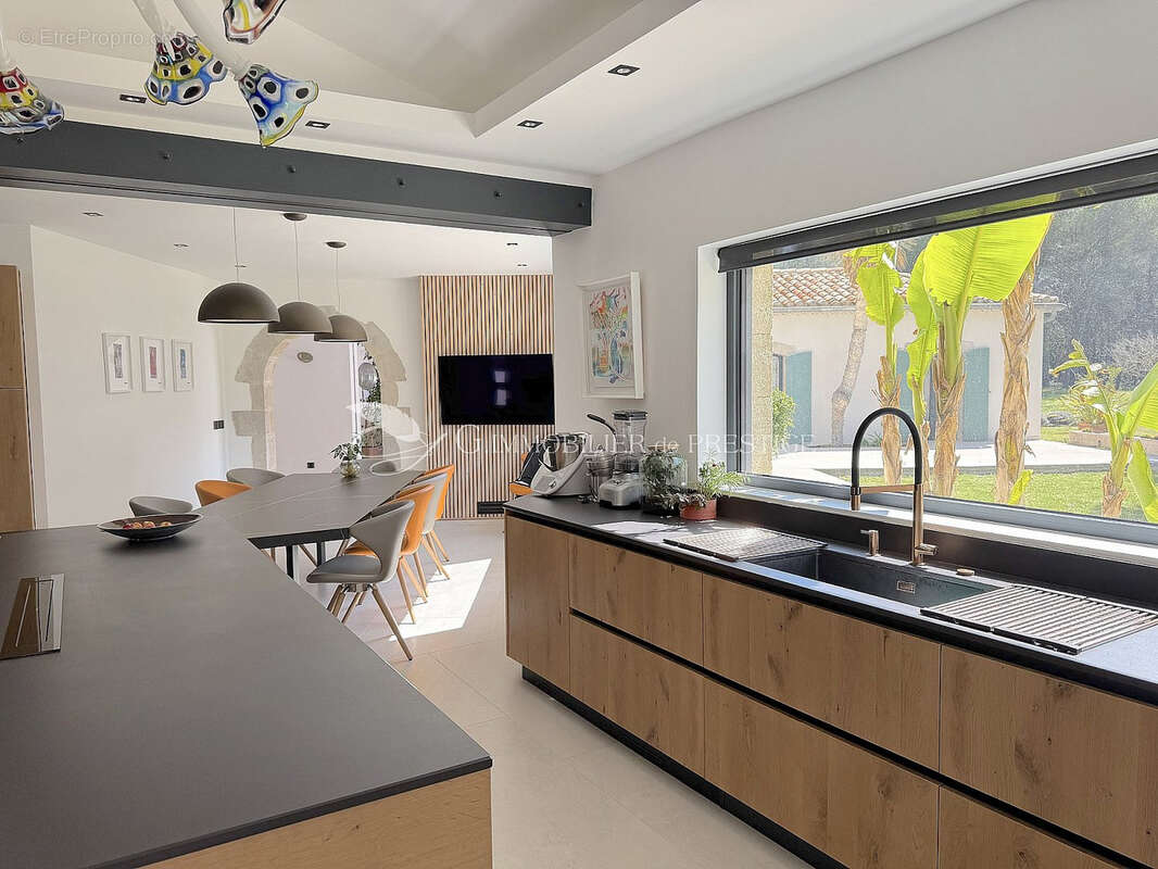 Maison à L&#039;ISLE-SUR-LA-SORGUE