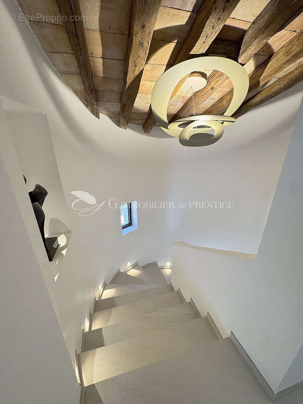 Maison à L&#039;ISLE-SUR-LA-SORGUE