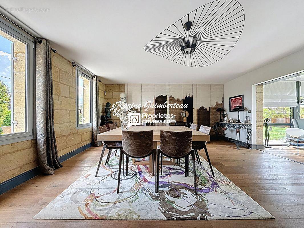 Maison à SAINT-EMILION