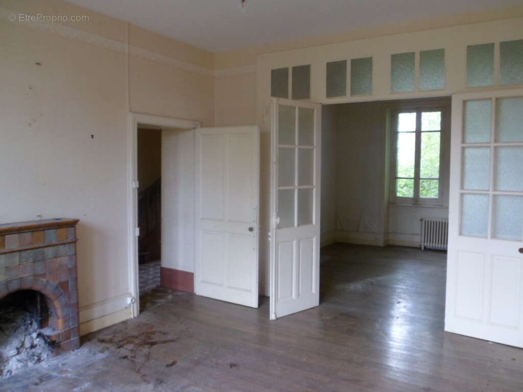 Maison à SAINT-PIERRE-DU-CHEMIN