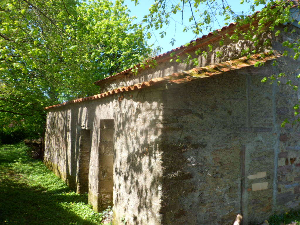 Maison à SAINT-PIERRE-DU-CHEMIN