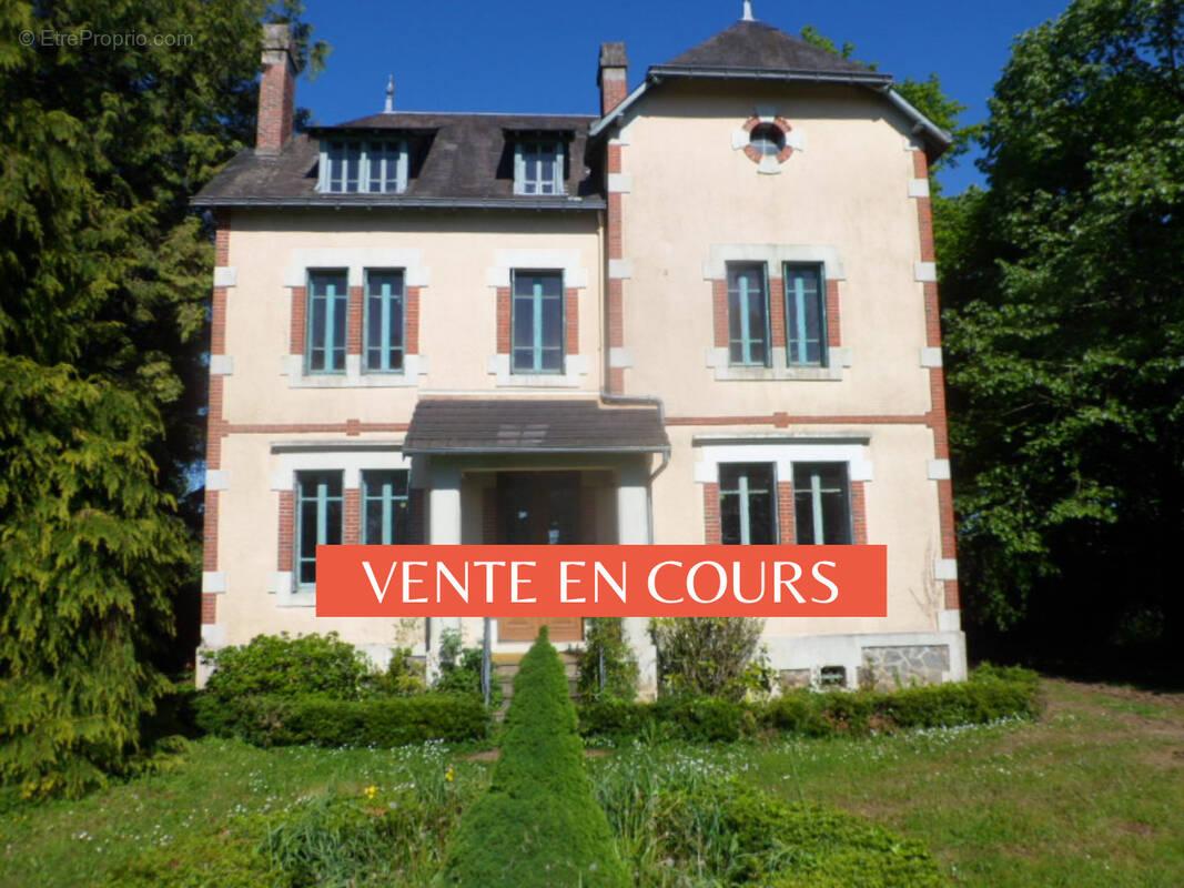 Maison à SAINT-PIERRE-DU-CHEMIN