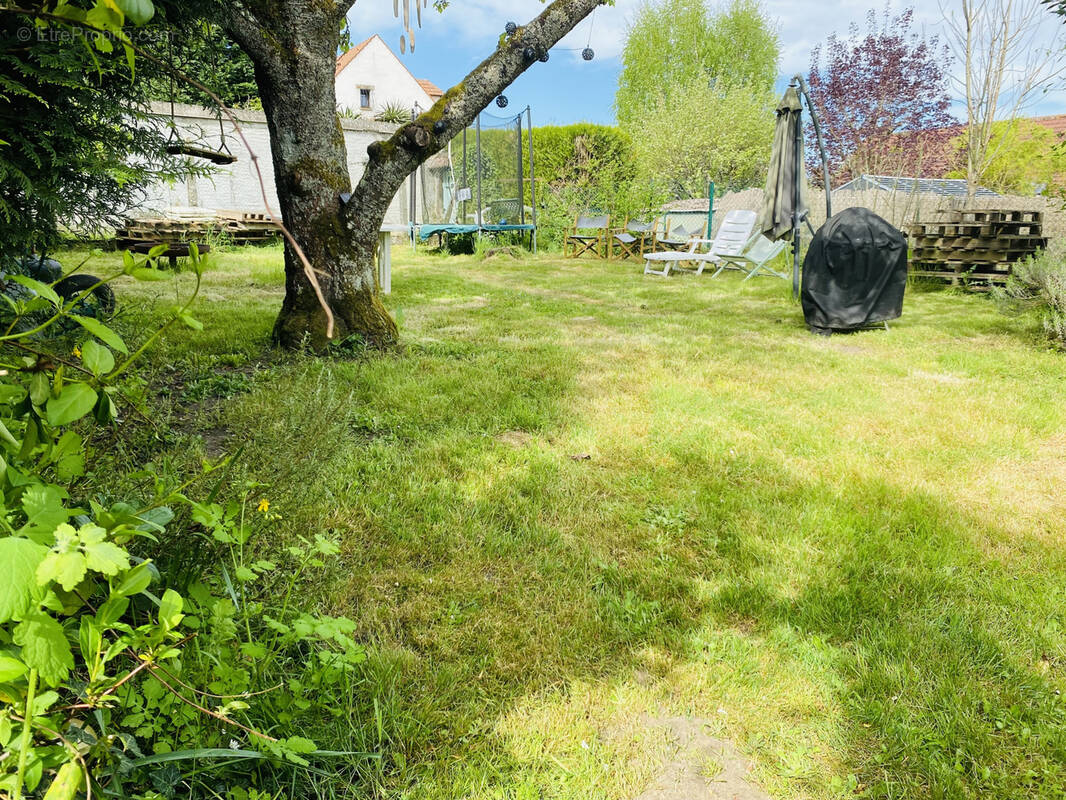 Maison à LA QUEUE-LES-YVELINES