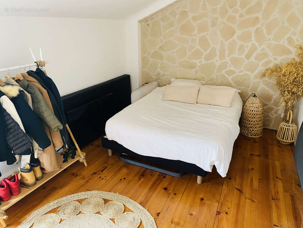 Maison à LA QUEUE-LES-YVELINES