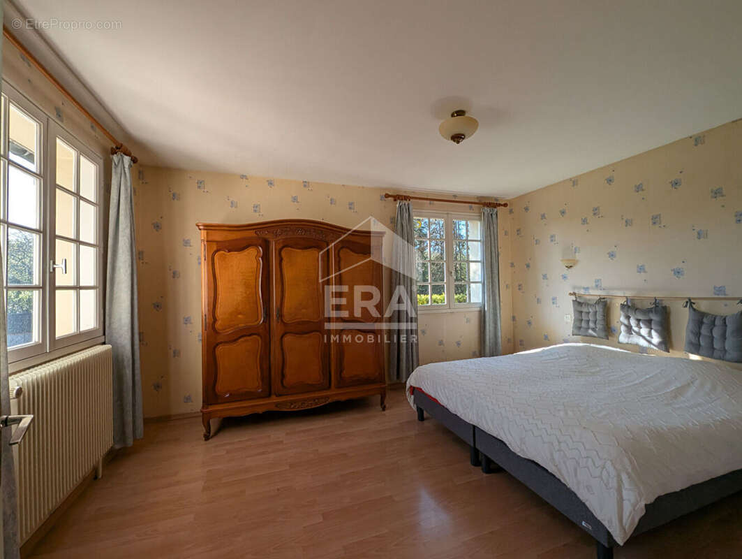 Maison à SAINT-BROLADRE