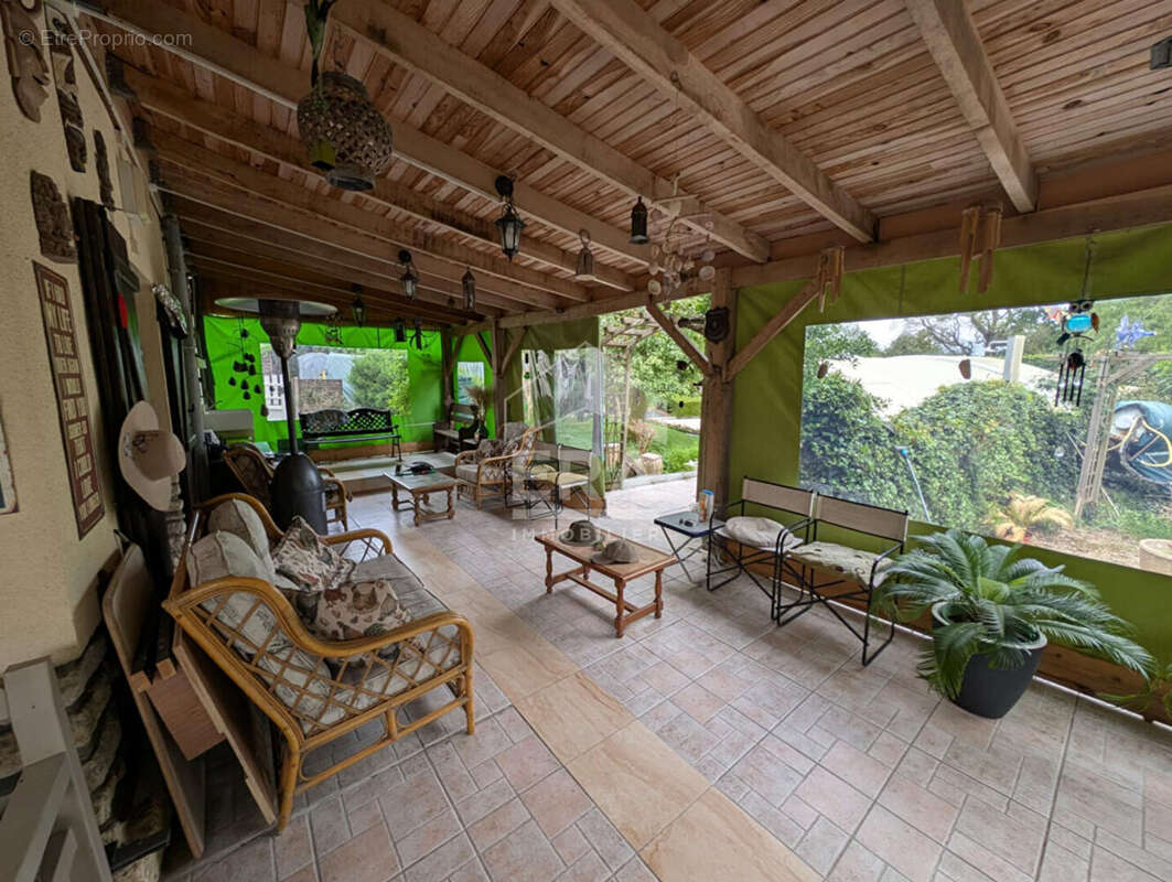 Maison à MONTPON-MENESTEROL