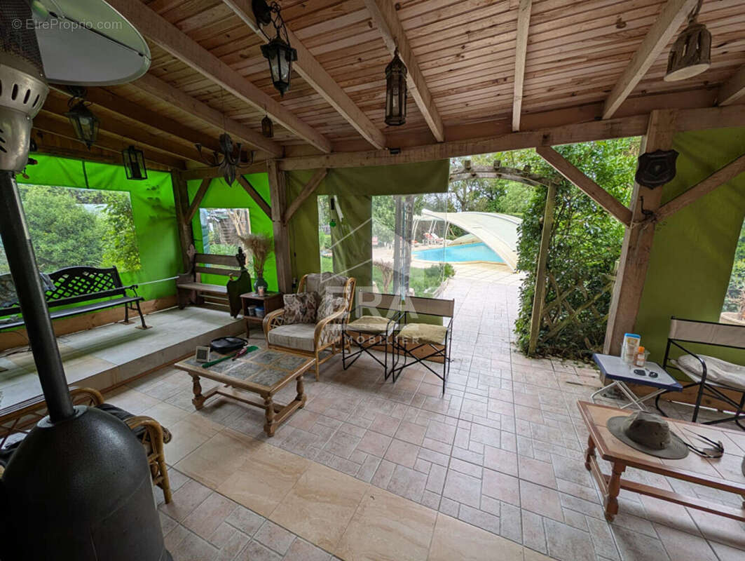 Maison à MONTPON-MENESTEROL