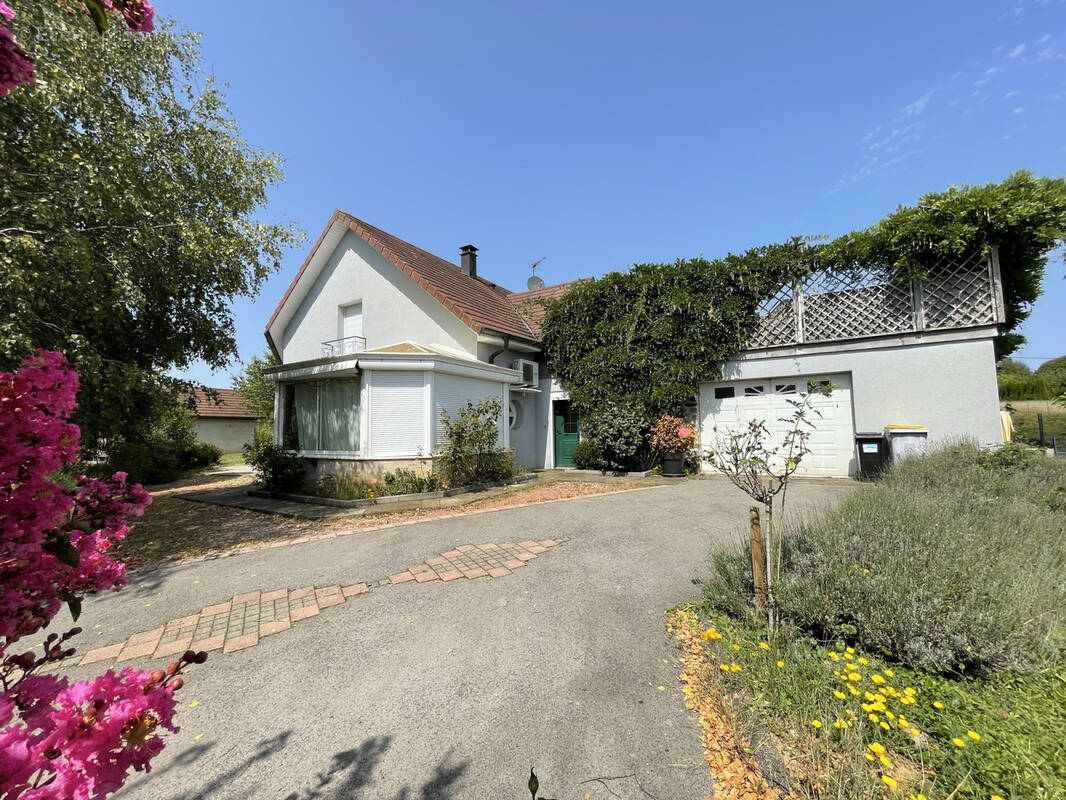 Maison à ATHESANS-ETROITEFONTAINE