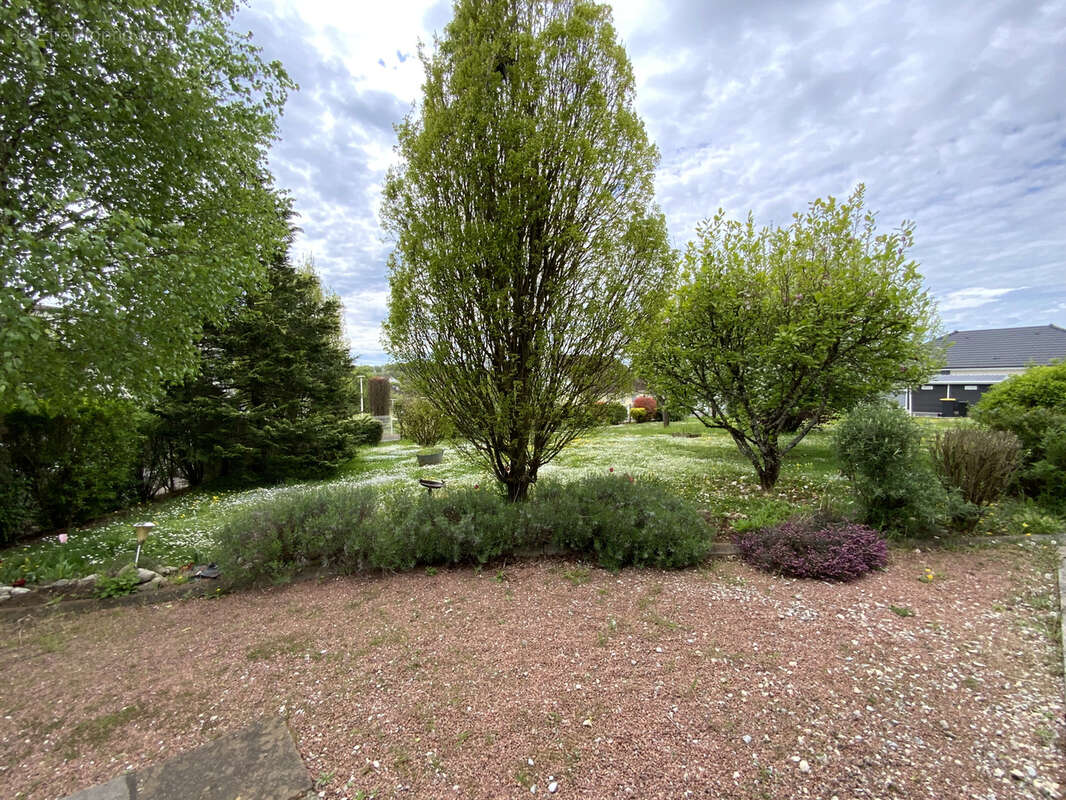 Maison à ATHESANS-ETROITEFONTAINE