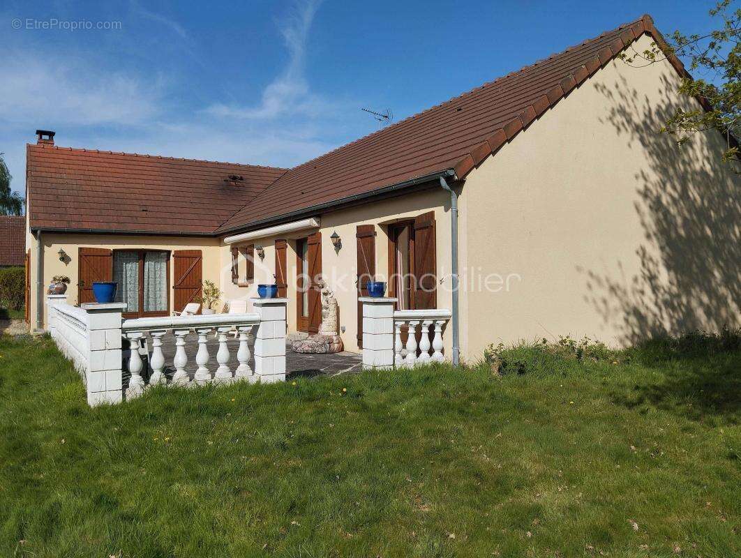 Maison à COURTENAY
