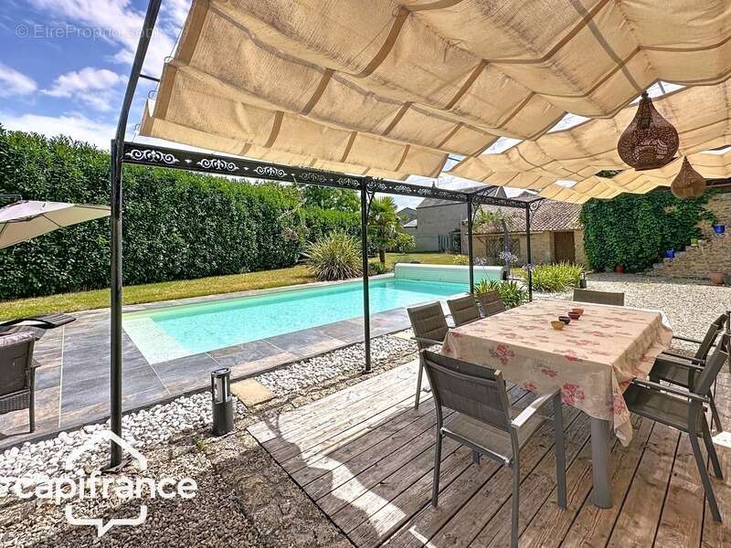 Maison à SAINT-VARENT