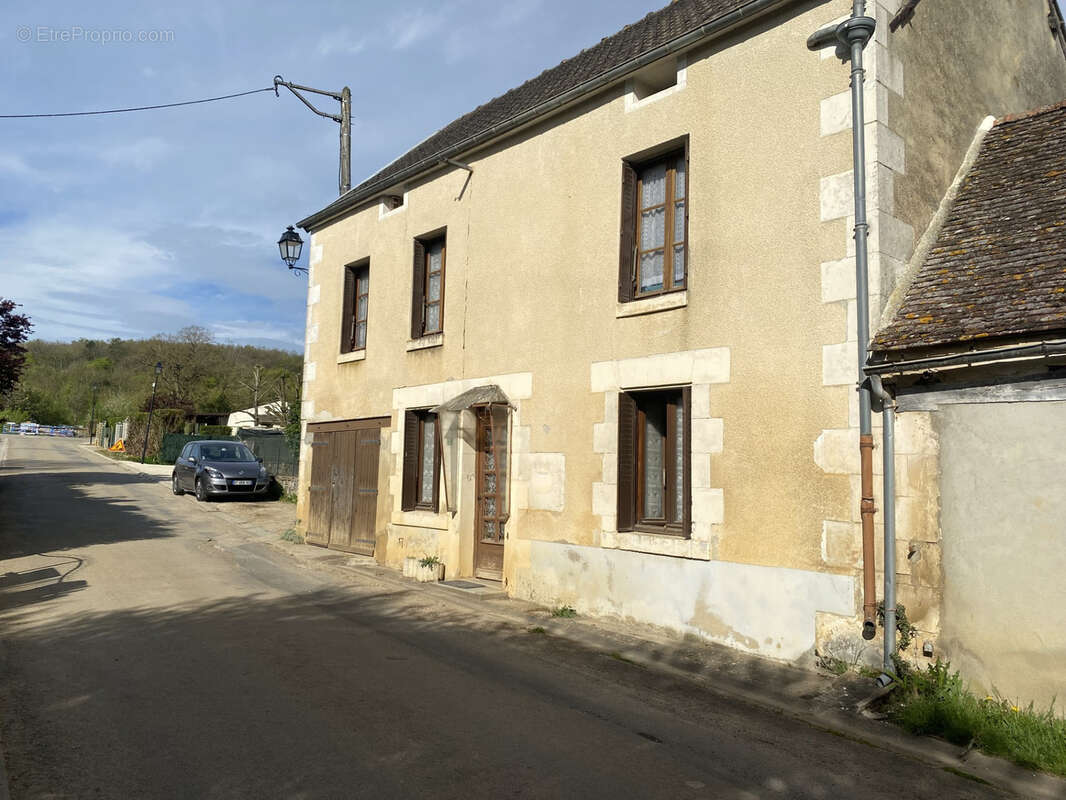 Maison à COULANGERON