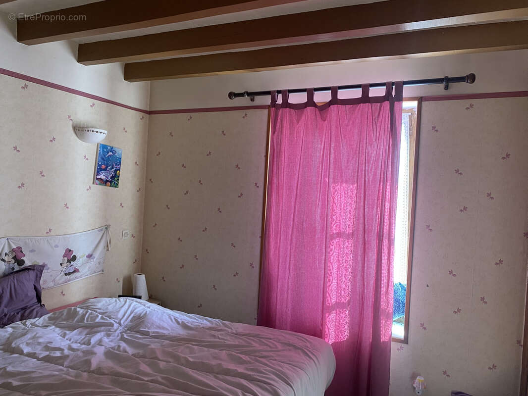 Maison à COULANGERON