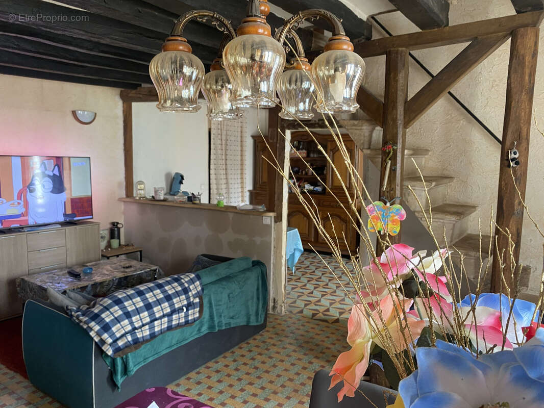 Maison à COULANGERON