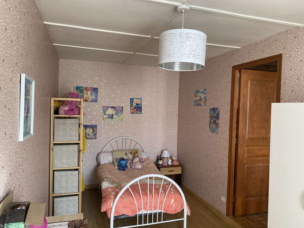 Maison à COULANGERON