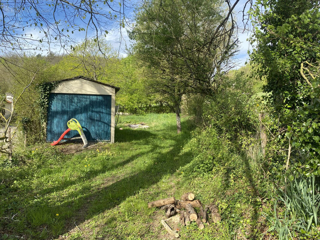 Maison à COULANGERON