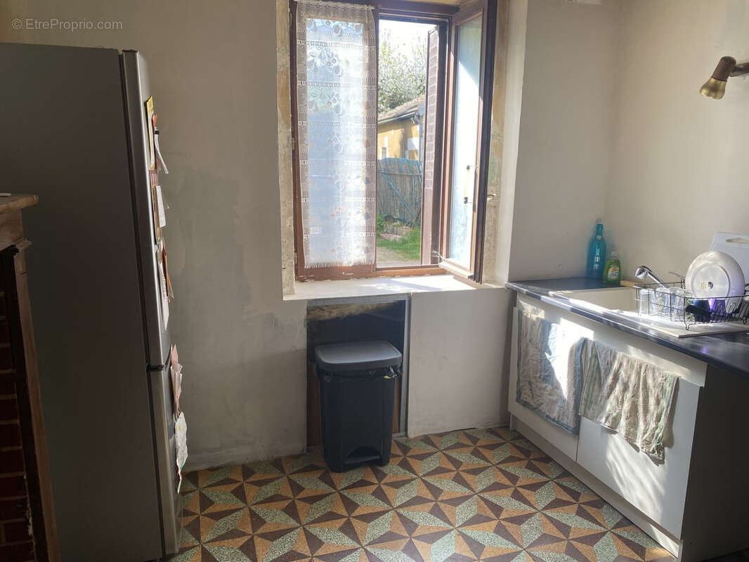 Maison à COULANGERON