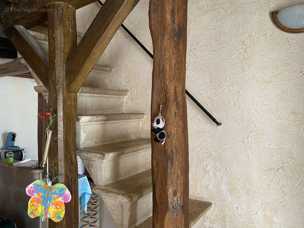 Maison à COULANGERON