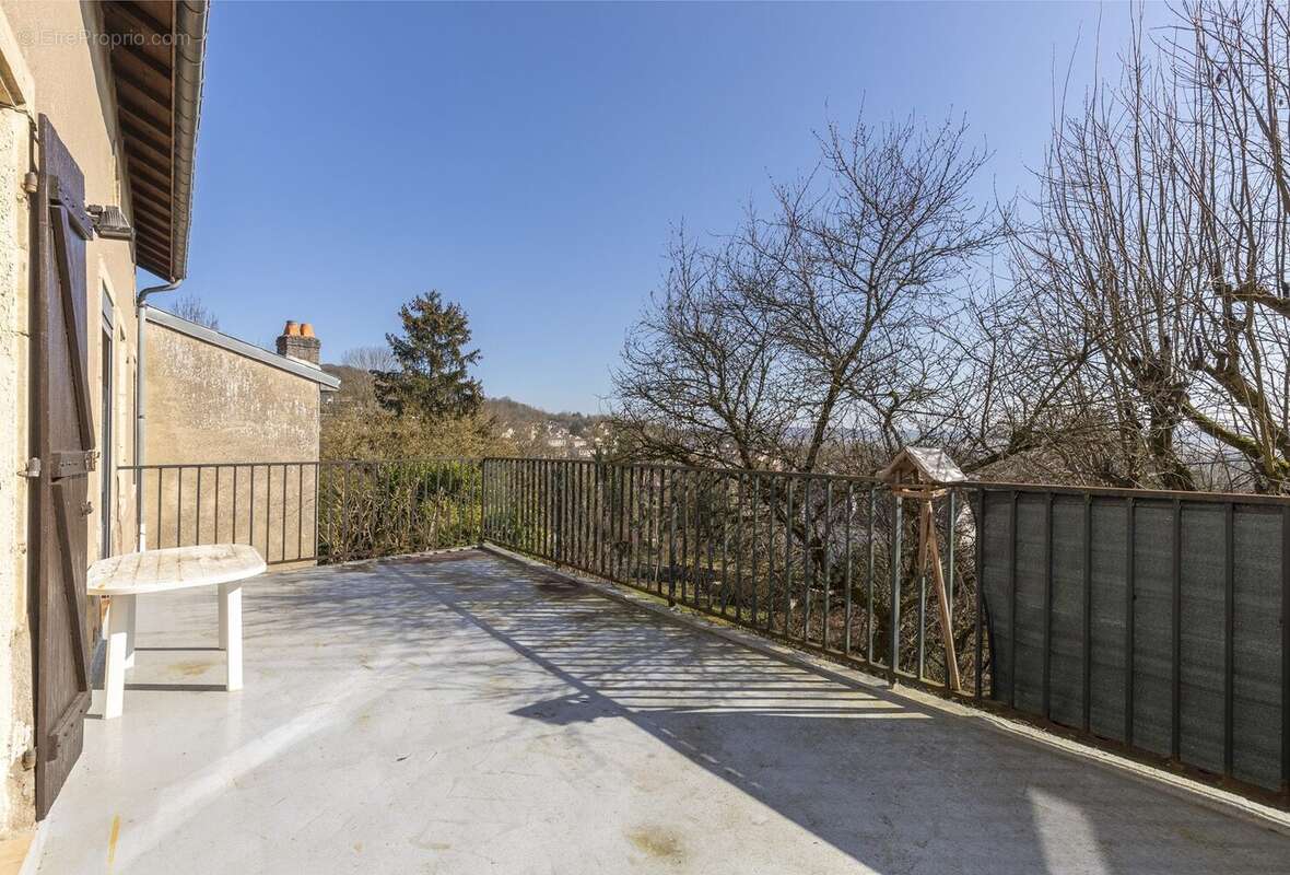 Maison à DOMMARTEMONT