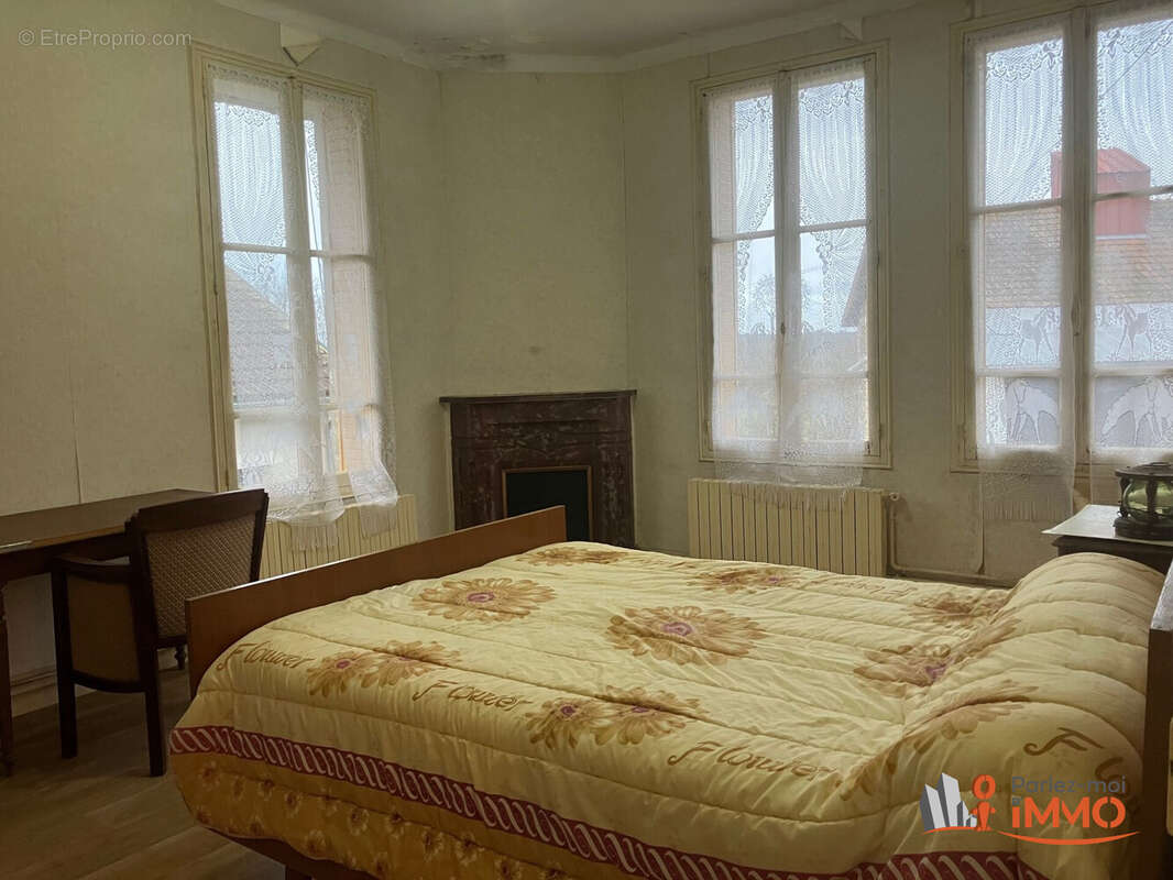 Maison à SAINT-SAUVEUR-EN-PUISAYE