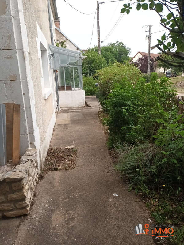 Maison à DAMPIERRE-SOUS-BOUHY