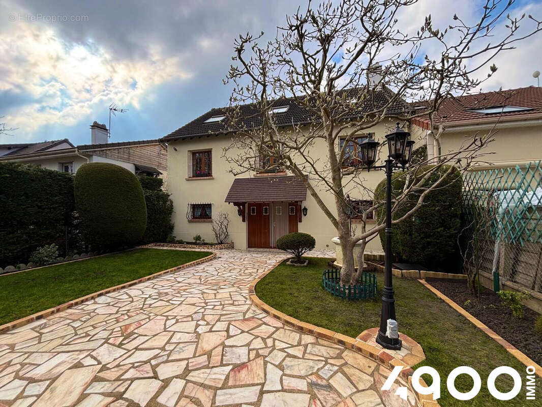 Maison à RIS-ORANGIS